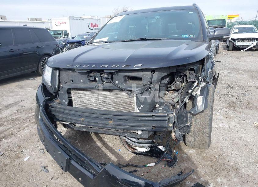 Photo 6 of 2018 Ford Explorer XLT (VIN 1FM5K8D86JGC66383)