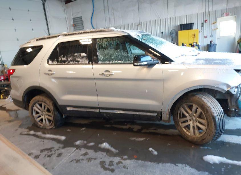 Photo 13 of 2018 Ford Explorer XLT (VIN 1FM5K8D86JGC89274)