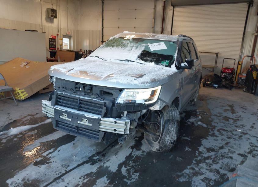 Photo 2 of 2018 Ford Explorer XLT (VIN 1FM5K8D86JGC89274)