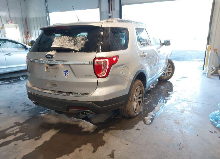 Photo 4 of 2018 Ford Explorer XLT (VIN 1FM5K8D86JGC89274)
