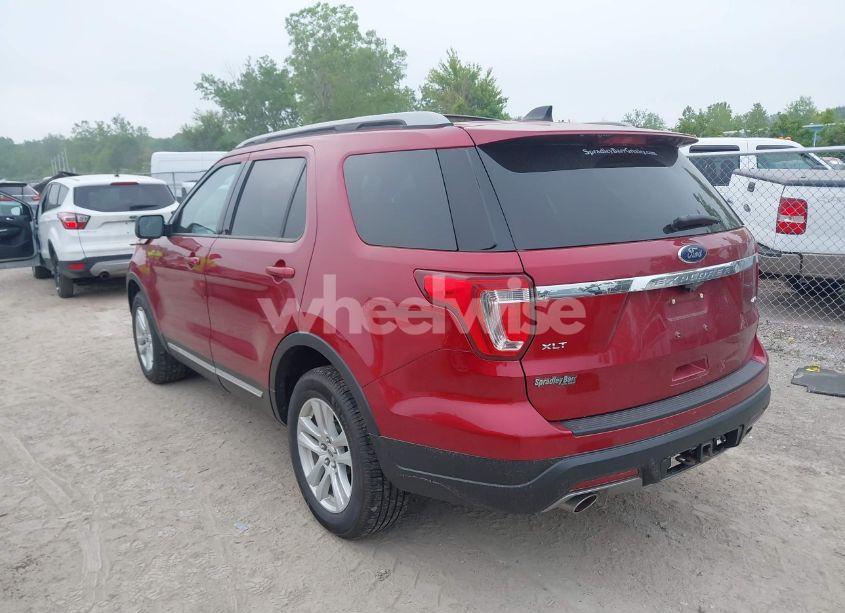 Photo 3 of 2018 Ford Explorer XLT (VIN 1FM5K8D86JGC93678)