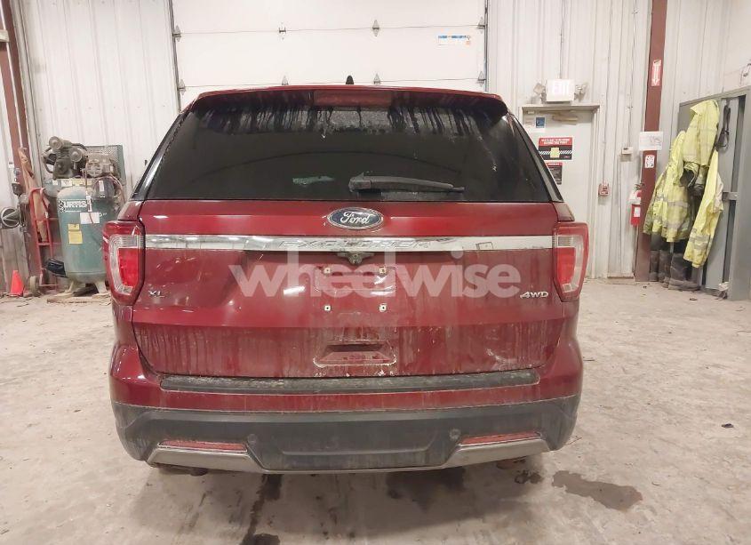 Photo 16 of 2019 Ford Explorer XLT (VIN 1FM5K8D86KGA15669)
