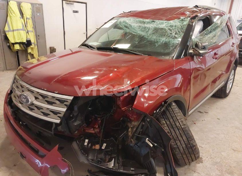 Photo 6 of 2019 Ford Explorer XLT (VIN 1FM5K8D86KGA15669)