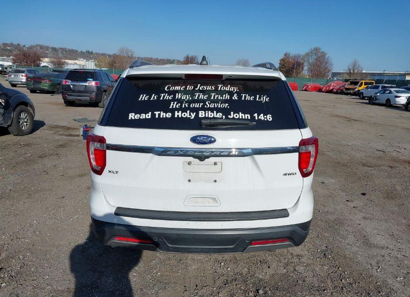 Photo 16 of 2019 Ford Explorer XLT (VIN 1FM5K8D86KGA28566)