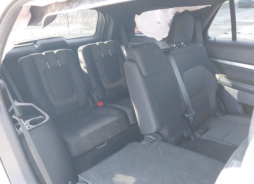 Photo 8 of 2019 Ford Explorer XLT (VIN 1FM5K8D86KGA28566)