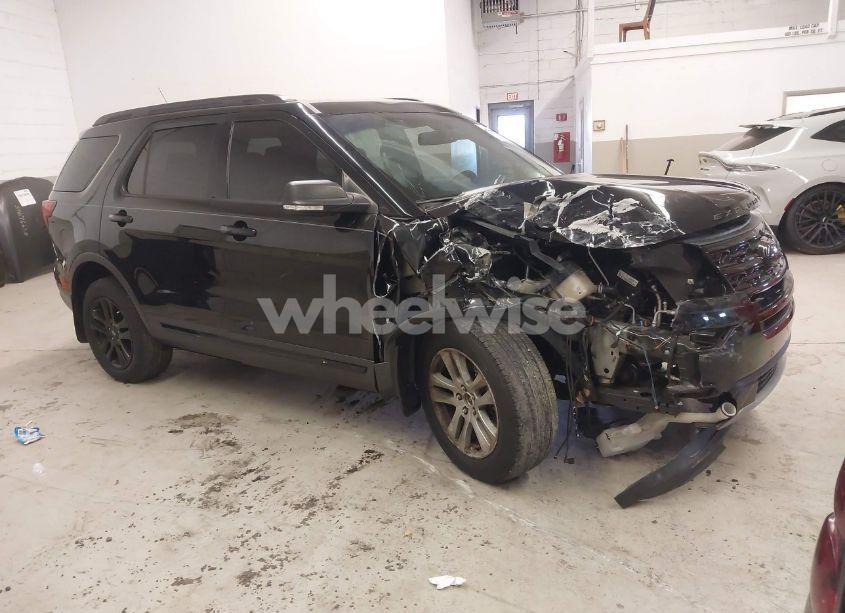 2019 Ford Explorer XLT (VIN 1FM5K8D86KGA35887) main photo