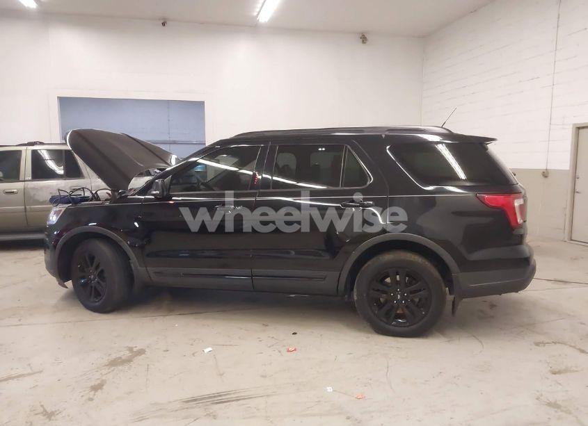 Photo 14 of 2019 Ford Explorer XLT (VIN 1FM5K8D86KGA35887)