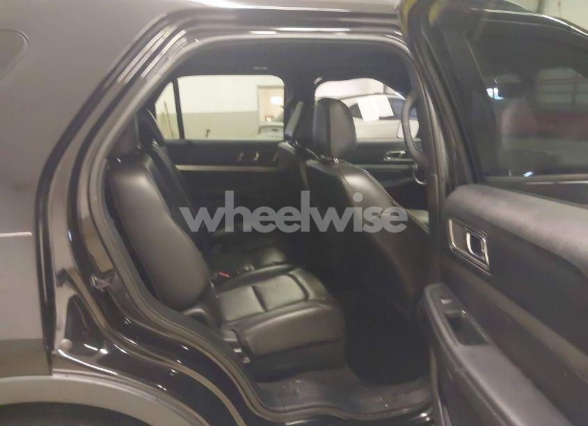 Photo 8 of 2019 Ford Explorer XLT (VIN 1FM5K8D86KGA35887)