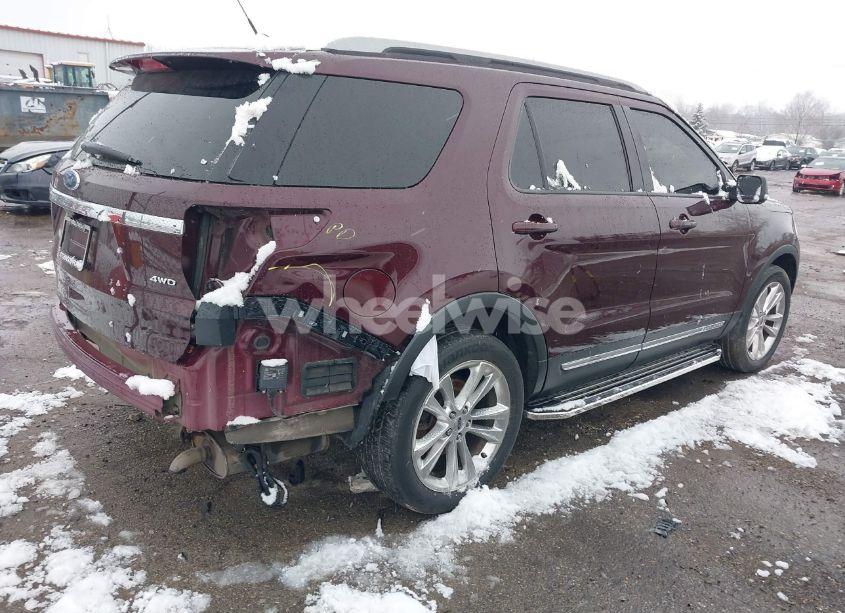 Photo 4 of 2019 Ford Explorer XLT (VIN 1FM5K8D86KGA50647)