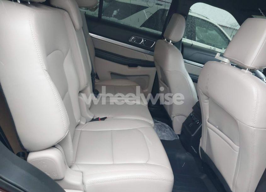 Photo 8 of 2019 Ford Explorer XLT (VIN 1FM5K8D86KGA50647)