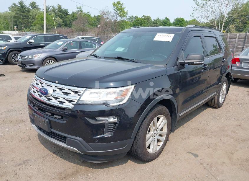 Photo 2 of 2019 Ford Explorer XLT (VIN 1FM5K8D86KGA99119)