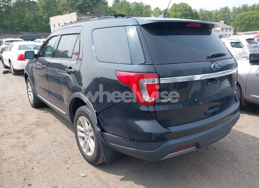 Photo 3 of 2019 Ford Explorer XLT (VIN 1FM5K8D86KGA99119)