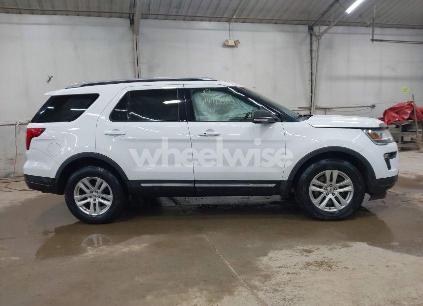 Photo 13 of 2019 Ford Explorer XLT (VIN 1FM5K8D86KGB46696)
