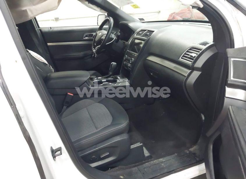 Photo 5 of 2019 Ford Explorer XLT (VIN 1FM5K8D86KGB46696)