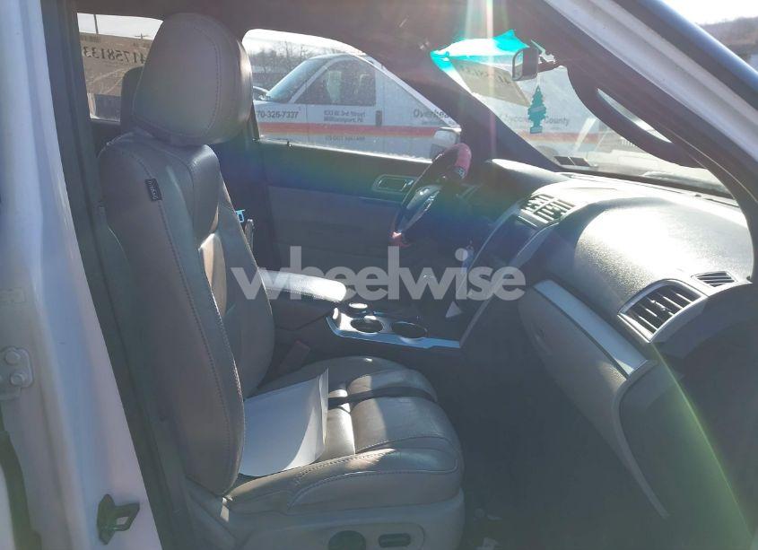 Photo 5 of 2013 Ford Explorer XLT (VIN 1FM5K8D87DGA10015)