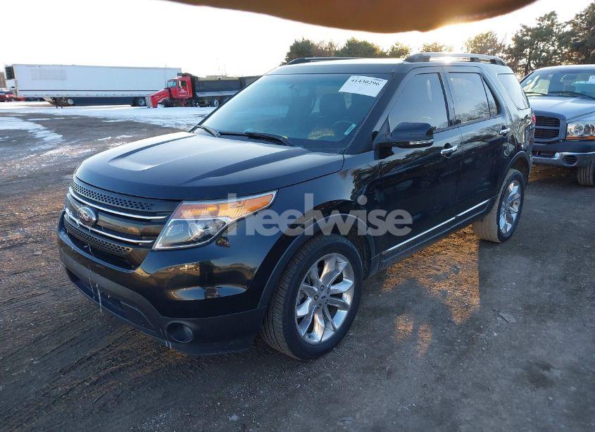Photo 2 of 2013 Ford Explorer XLT (VIN 1FM5K8D87DGA17126)