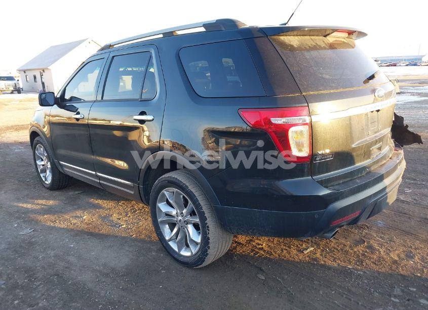 Photo 3 of 2013 Ford Explorer XLT (VIN 1FM5K8D87DGA17126)