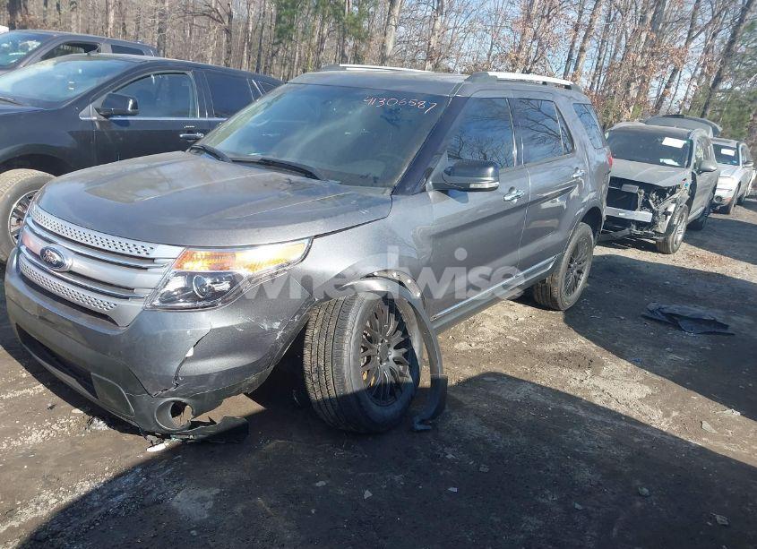 Photo 2 of 2013 Ford Explorer XLT (VIN 1FM5K8D87DGA18227)