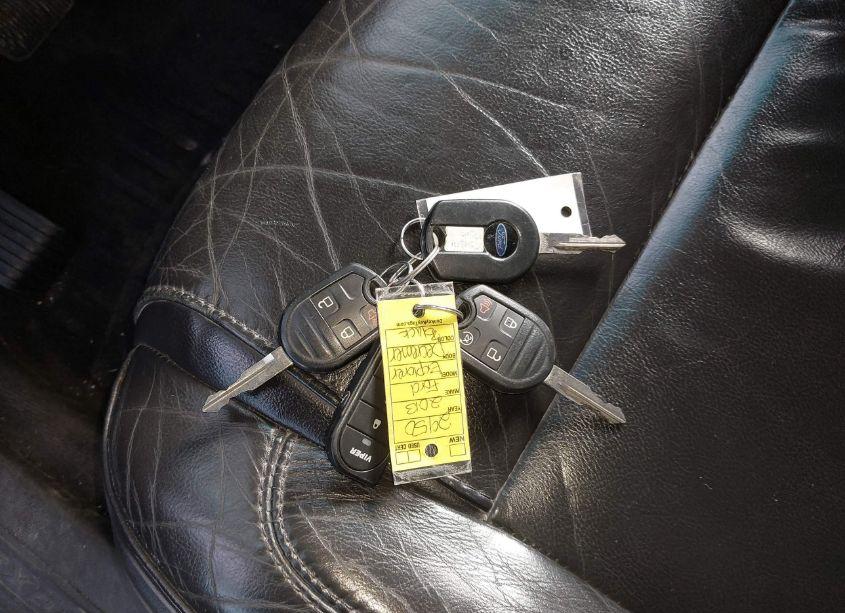 Photo 11 of 2013 Ford Explorer XLT (VIN 1FM5K8D87DGB04458)