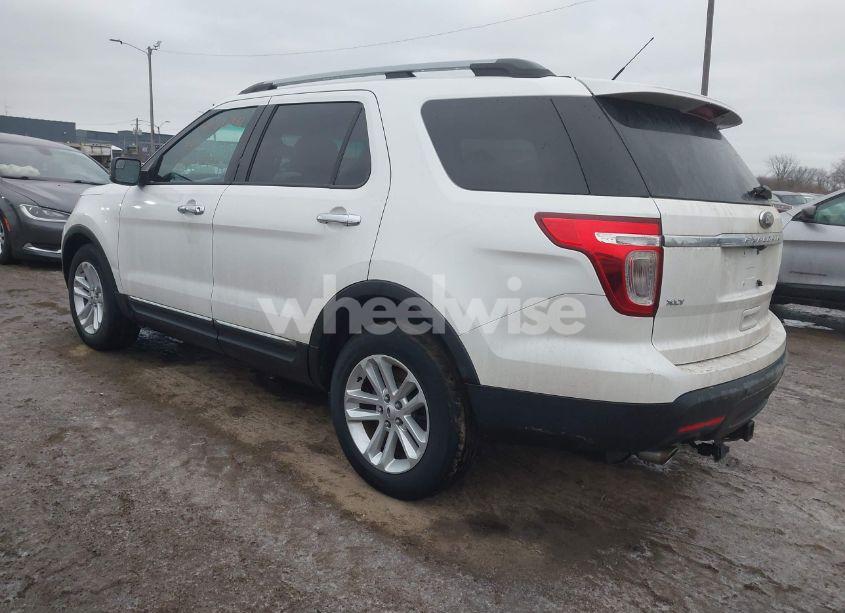 Photo 3 of 2013 Ford Explorer XLT (VIN 1FM5K8D87DGC49029)