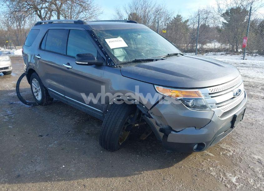 2013 Ford Explorer XLT (VIN 1FM5K8D87DGC76201) main photo