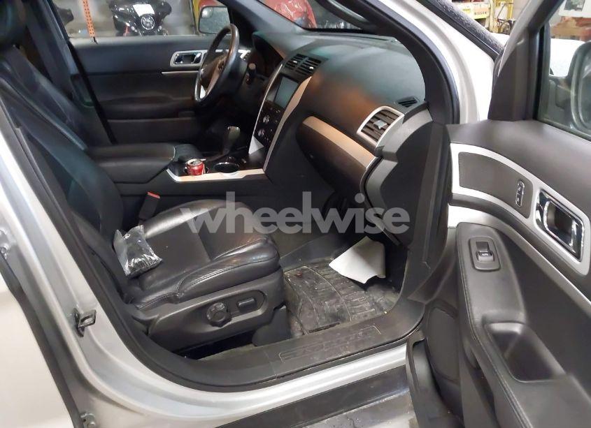 Photo 5 of 2014 Ford Explorer XLT (VIN 1FM5K8D87EGA31903)