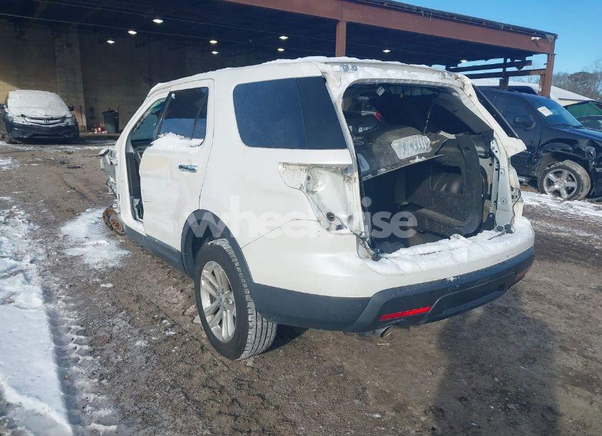 Photo 3 of 2014 Ford Explorer XLT (VIN 1FM5K8D87EGA36051)