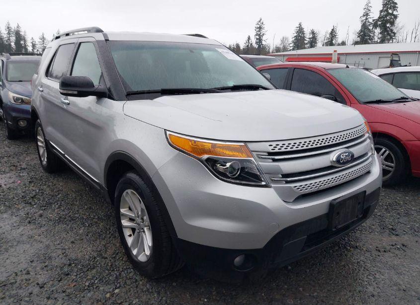 2014 Ford Explorer XLT (VIN 1FM5K8D87EGB11024) main photo