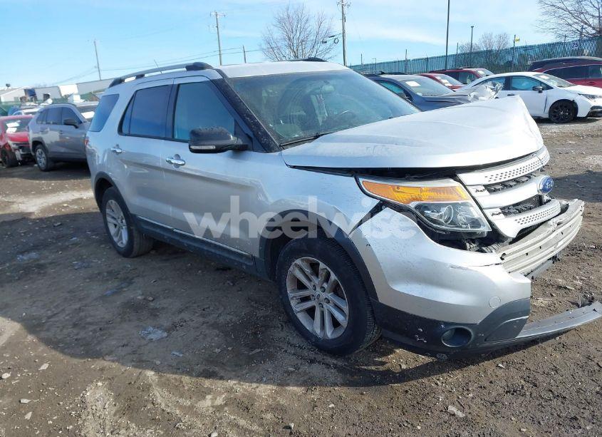 2014 Ford Explorer XLT (VIN 1FM5K8D87EGB48302) main photo