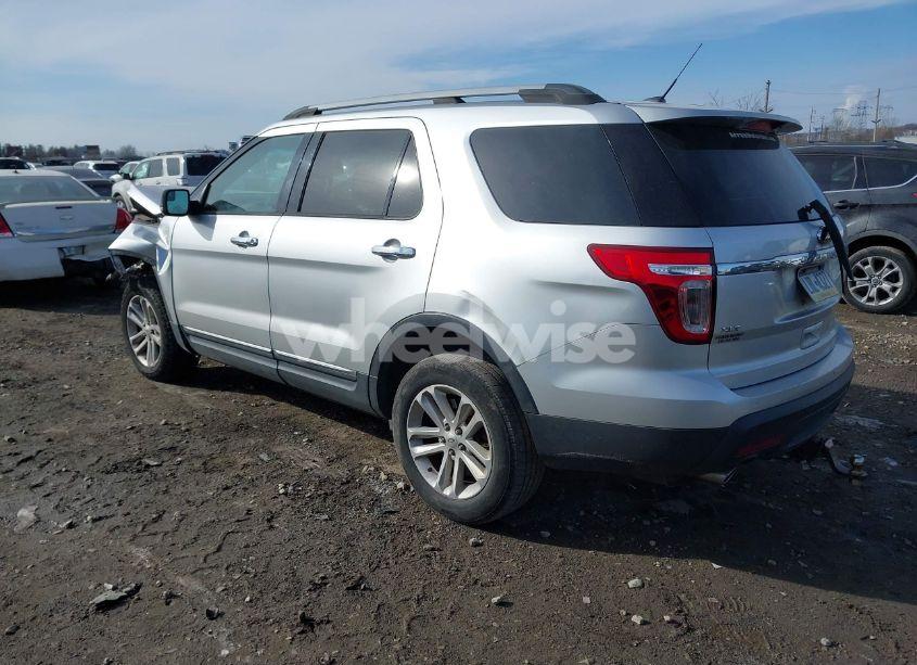 Photo 3 of 2014 Ford Explorer XLT (VIN 1FM5K8D87EGB48302)