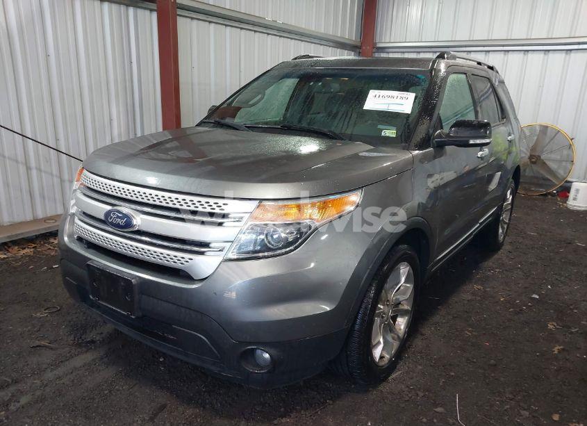Photo 2 of 2014 Ford Explorer XLT (VIN 1FM5K8D87EGC21555)
