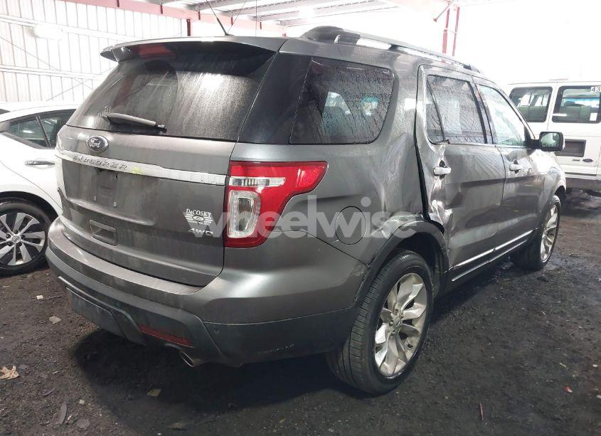 Photo 4 of 2014 Ford Explorer XLT (VIN 1FM5K8D87EGC21555)