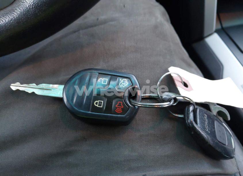 Photo 11 of 2015 Ford Explorer XLT (VIN 1FM5K8D87FGA00345)