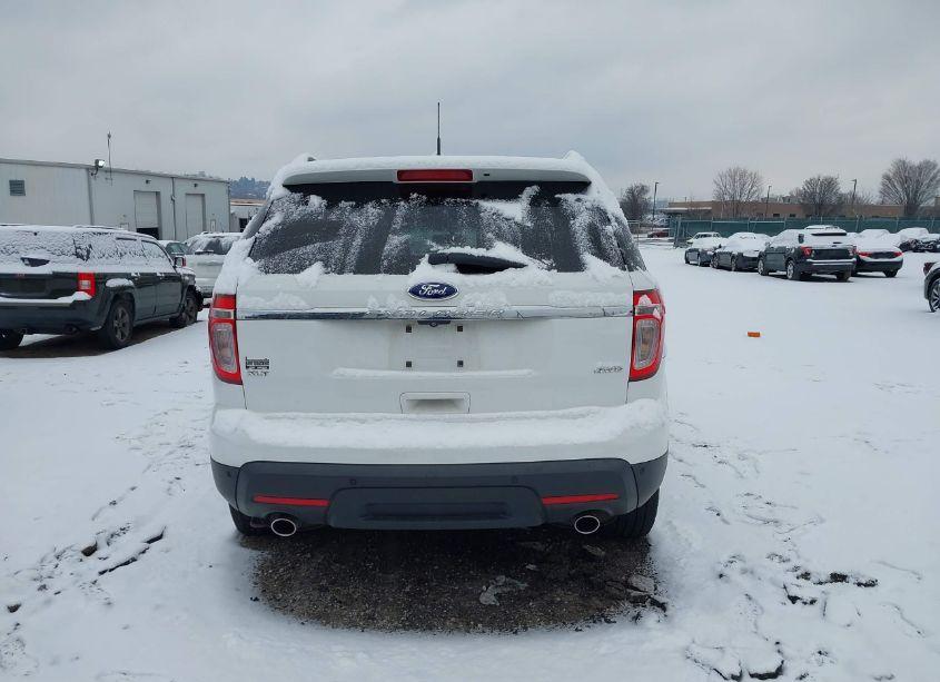Photo 16 of 2015 Ford Explorer XLT (VIN 1FM5K8D87FGA60772)