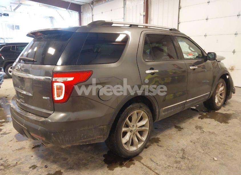 Photo 4 of 2015 Ford Explorer XLT (VIN 1FM5K8D87FGA76213)
