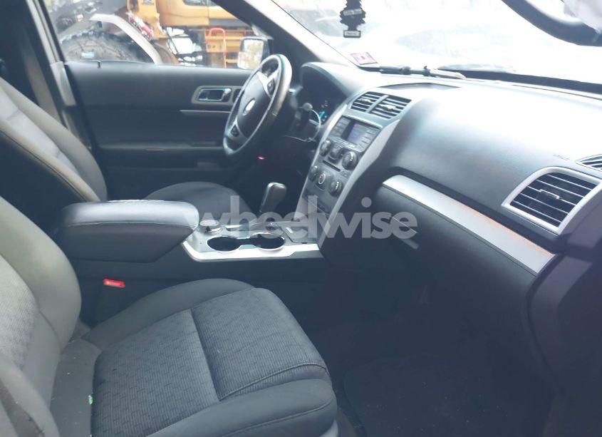 Photo 5 of 2015 Ford Explorer XLT (VIN 1FM5K8D87FGB68647)