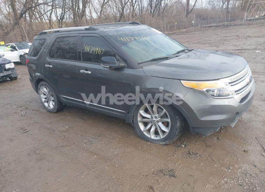 2015 Ford Explorer XLT (VIN 1FM5K8D87FGB72357) main photo