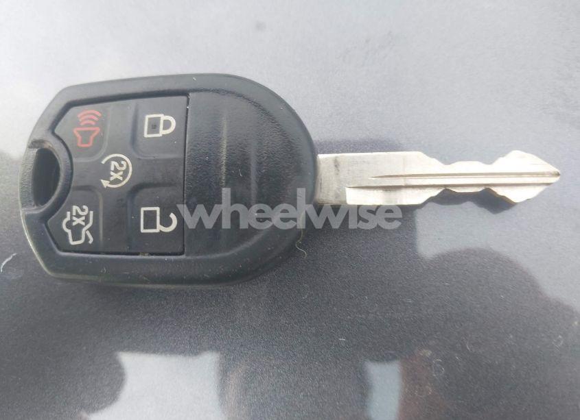 Photo 11 of 2015 Ford Explorer XLT (VIN 1FM5K8D87FGB72357)