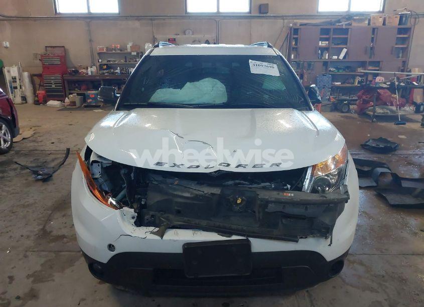 Photo 12 of 2015 Ford Explorer XLT (VIN 1FM5K8D87FGC12002)