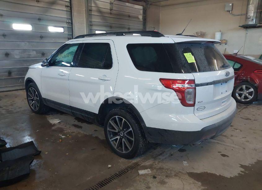 Photo 3 of 2015 Ford Explorer XLT (VIN 1FM5K8D87FGC12002)