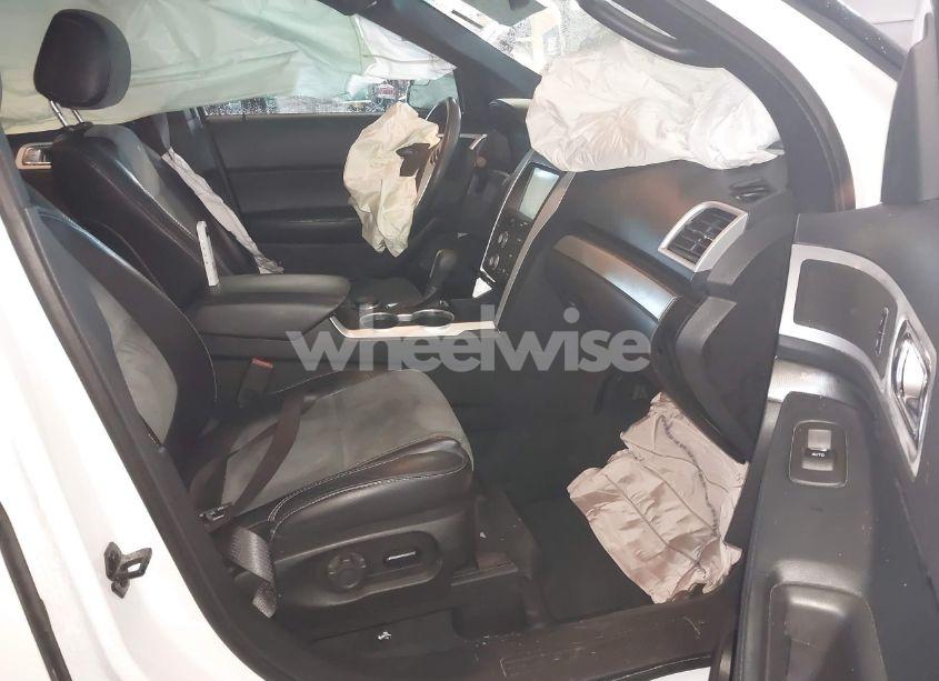 Photo 5 of 2015 Ford Explorer XLT (VIN 1FM5K8D87FGC12002)