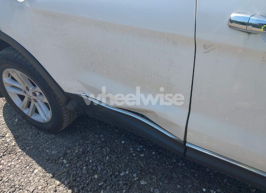 Photo 6 of 2015 Ford Explorer XLT (VIN 1FM5K8D87FGC32668)