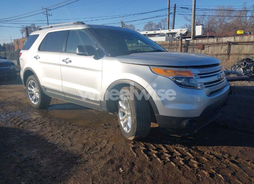 2015 Ford Explorer XLT (VIN 1FM5K8D87FGC37255) main photo