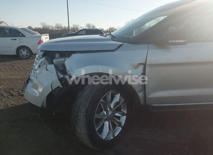 Photo 6 of 2015 Ford Explorer XLT (VIN 1FM5K8D87FGC37255)