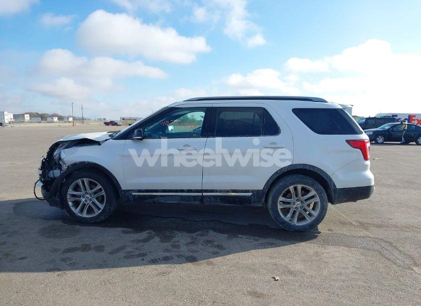 Photo 15 of 2016 Ford Explorer XLT (VIN 1FM5K8D87GGB34161)