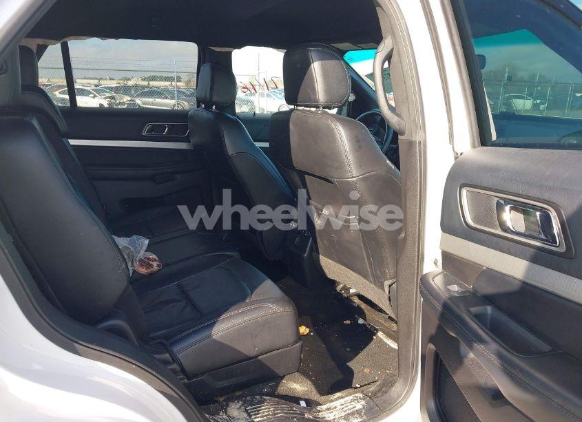 Photo 8 of 2016 Ford Explorer XLT (VIN 1FM5K8D87GGB34161)