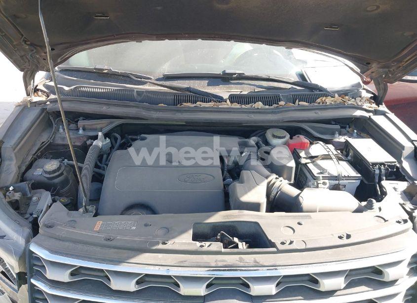 Photo 10 of 2016 Ford Explorer XLT (VIN 1FM5K8D87GGB66706)