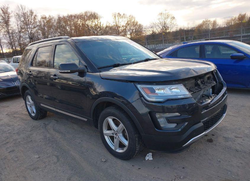 2017 Ford Explorer XLT (VIN 1FM5K8D87HGA84069) main photo