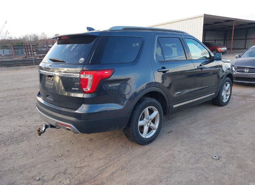 Photo 4 of 2017 Ford Explorer XLT (VIN 1FM5K8D87HGA84069)