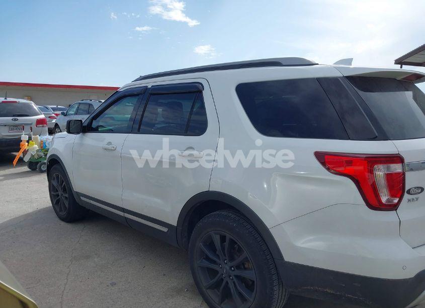 Photo 14 of 2017 Ford Explorer XLT (VIN 1FM5K8D87HGA95220)